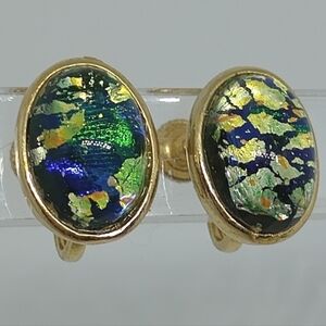 * vintage blue green Faux fire opal Glass oval gold tone screw back earrings